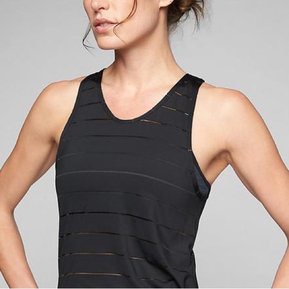 Athleta Max Out Chi Tank Top in Black size XS